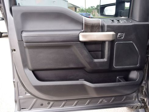 Used 2021 Ford F250 Lariat w/ Lariat Ultimate Package AWD/4WD image 19