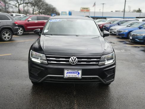 Used 2020 Volkswagen Tiguan SE w/ Panoramic Sunroof Package AWD/4WD image 3