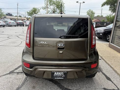 Used 2013 Kia Soul ! FWD image 8