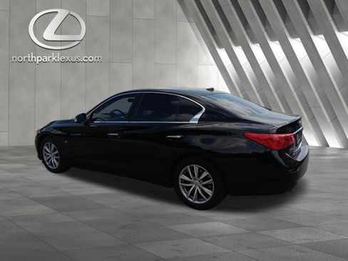 Used 2015 INFINITI Q50 2.0t w/ Moonroof Package image 2