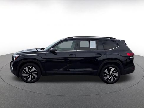 Used 2025 Volkswagen Atlas SE AWD/4WD image 9
