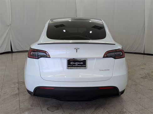 Used 2022 Tesla Model Y Performance image 8