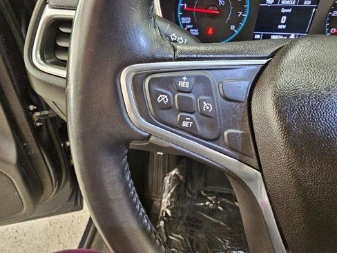 Used 2018 Chevrolet Equinox LT FWD image 11