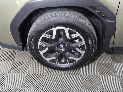 Used 2025 Subaru Forester Premium AWD/4WD image 17