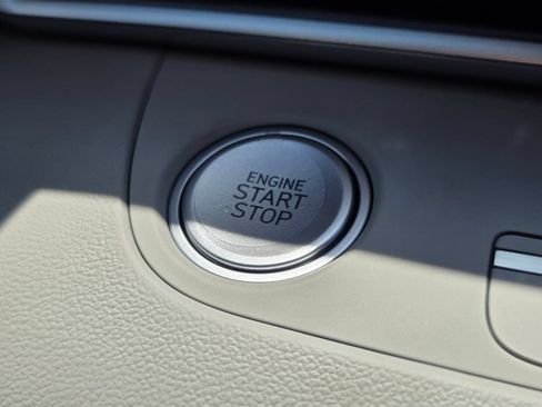 Certified 2026 Hyundai Elantra Limited FWD image 34