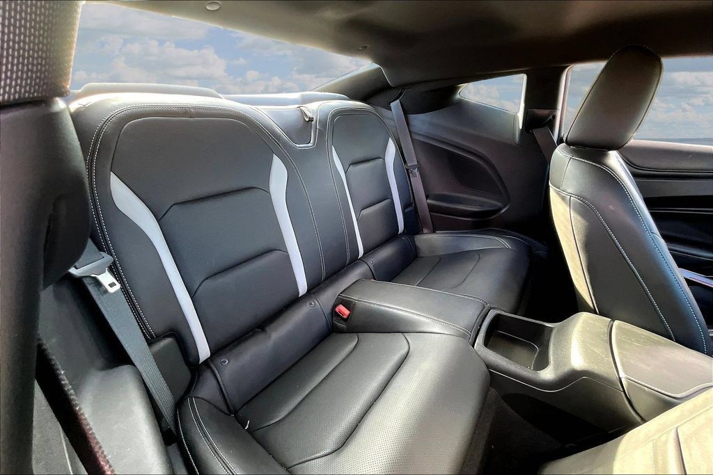 Used 2020 Chevrolet Camaro SS RWD image 22