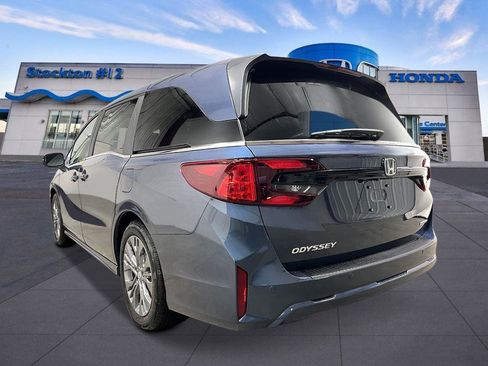 New 2026 Honda Odyssey Touring image 3