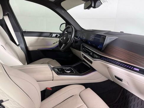 Used 2025 BMW X5 M60i AWD/4WD image 32