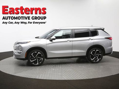 Used 2023 Mitsubishi Outlander SE AWD/4WD image 57