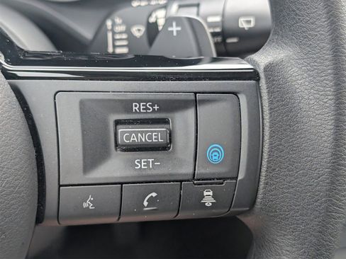 Used 2021 Nissan Rogue SV image 16