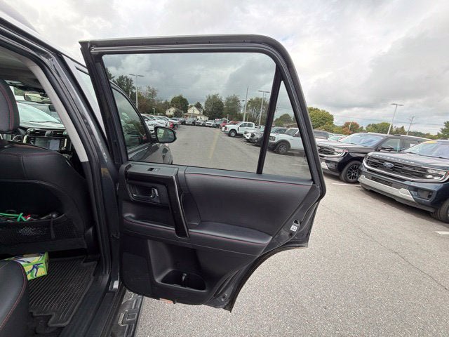Used 2024 Toyota 4Runner TRD Off-Road Premium w/ Moonroof Package AWD/4WD image 25