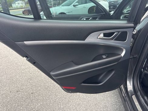 Used 2019 Genesis G70 2.0T Advanced w/ Elite Package RWD image 31
