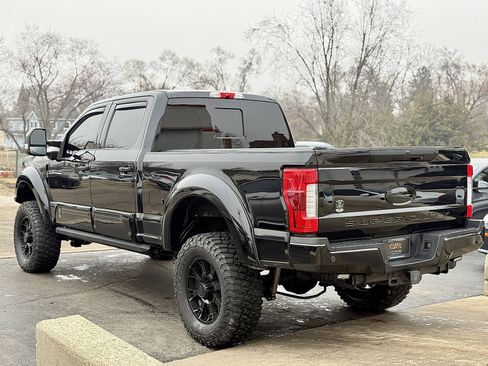 Used 2019 Ford F250 Lariat w/ Lariat Ultimate Package image 6