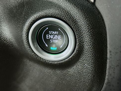 Used 2022 GMC Sierra 2500 Denali w/ Technology Package AWD/4WD image 18
