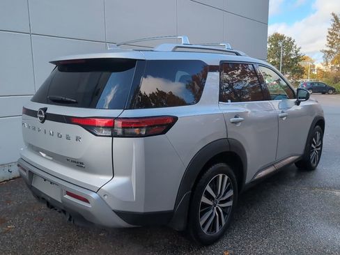 Used 2022 Nissan Pathfinder Platinum w/ Cargo Package image 7