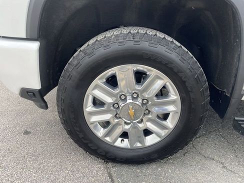 Certified 2025 Chevrolet Silverado 2500 High Country w/ Technology Package AWD/4WD image 10