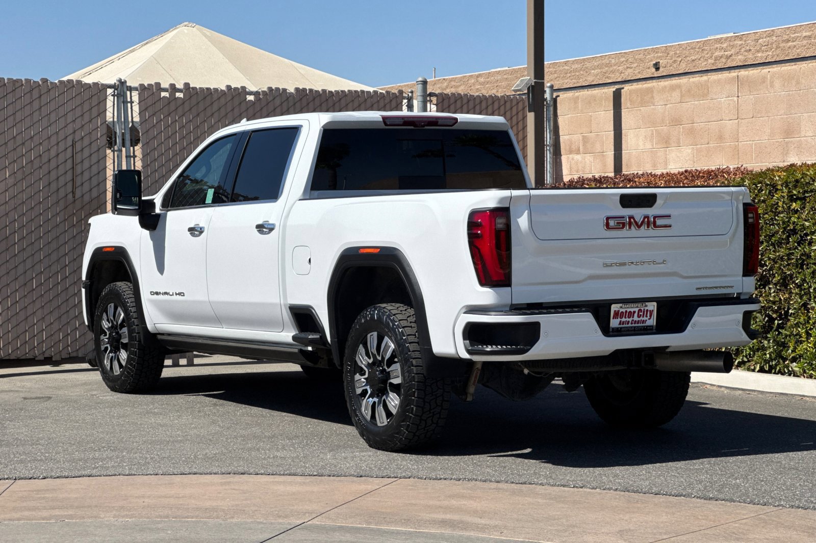 Used 2024 GMC Sierra 2500 Denali w/ Denali Reserve Package AWD/4WD image 6
