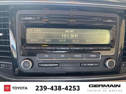 Used 2013 Volkswagen Beetle 2.0T image 17