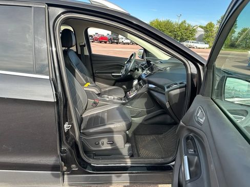 Used 2015 Ford Escape Titanium w/ Equipment Group 301A AWD/4WD image 29
