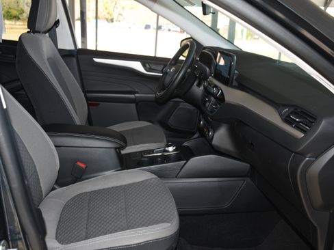 Used 2022 Ford Escape SE w/ SE Sport Appearance Package image 20