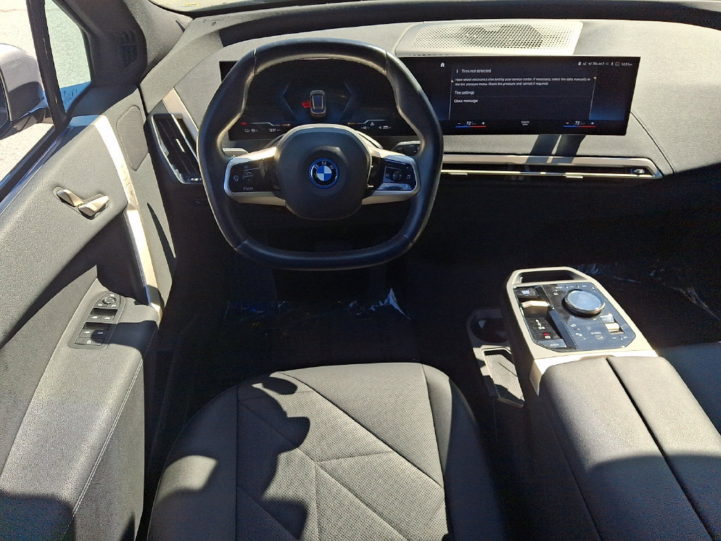Used 2023 BMW iX xDrive50 AWD/4WD image 11