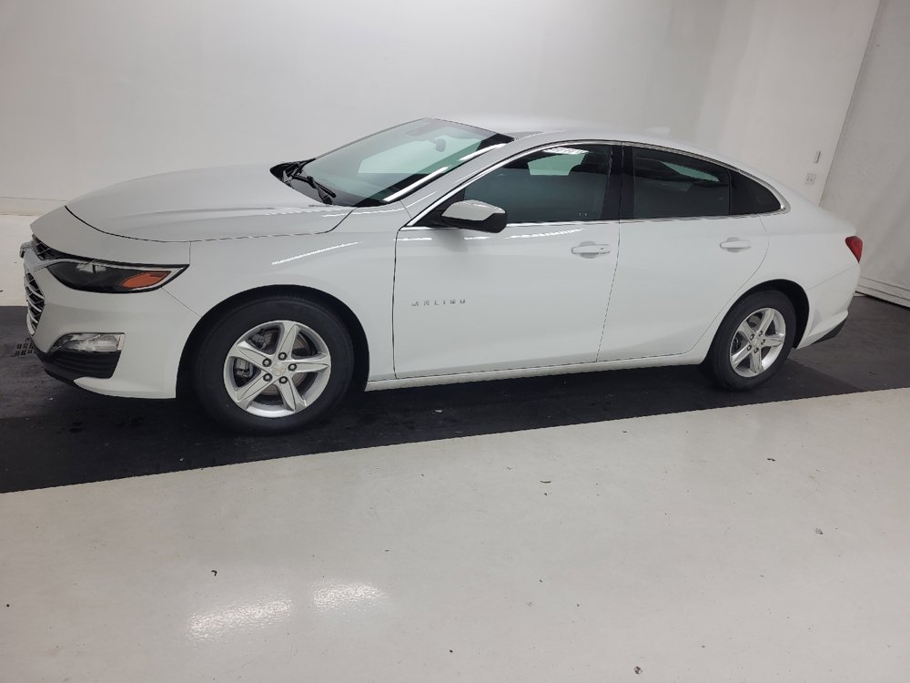 Used 2024 Chevrolet Malibu LT FWD image 2