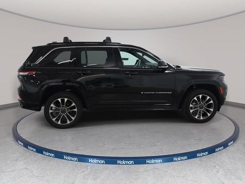 Used 2025 Jeep Grand Cherokee Overland AWD/4WD image 5