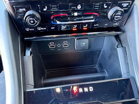 Used 2024 Jeep Grand Cherokee Limited image 32