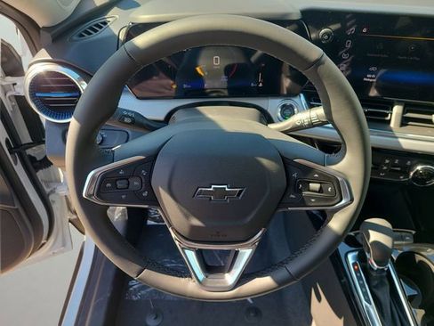 New 2026 Chevrolet Trax LT w/ Midnight Edition FWD image 35