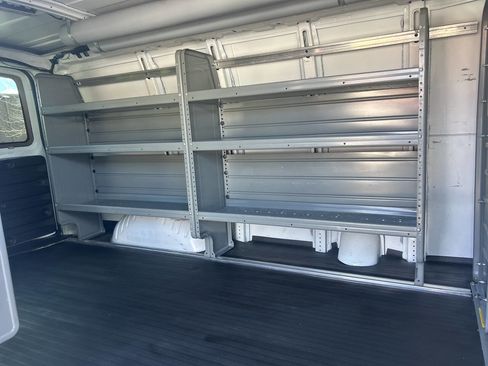 Used 2017 Chevrolet Express 2500 image 19