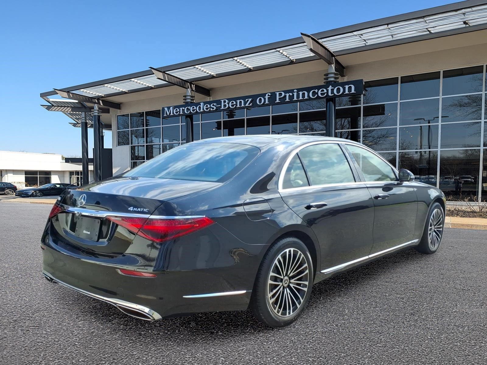 Certified 2024 Mercedes-Benz S 580 4MATIC Sedan image 3