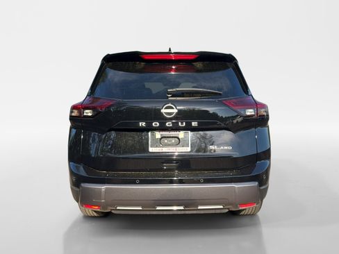 Certified 2026 Nissan Rogue SL AWD/4WD image 4