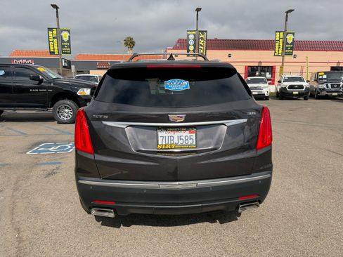 Used 2017 Cadillac XT5 Luxury FWD image 4