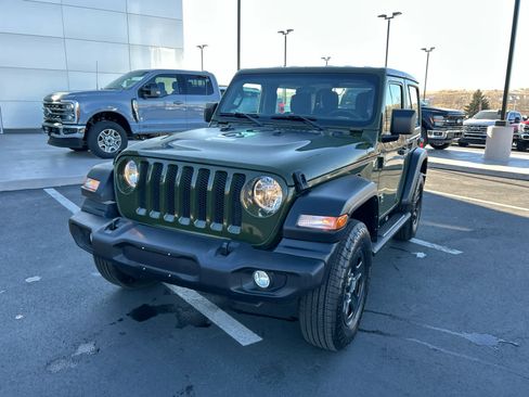 Used 2022 Jeep Wrangler Sport image 3
