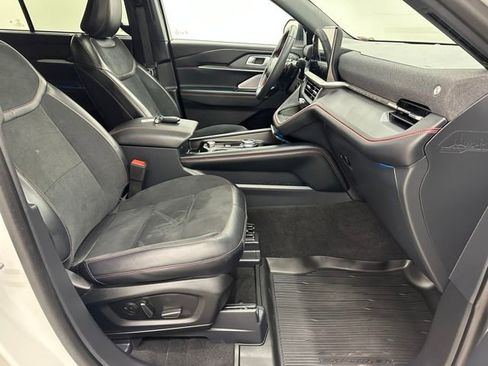 Certified 2025 Ford Explorer ST image 9