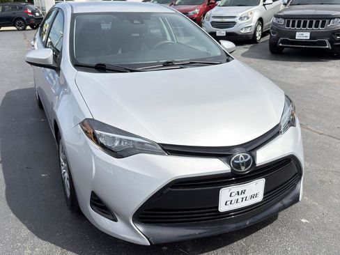 Used 2019 Toyota Corolla LE FWD image 4