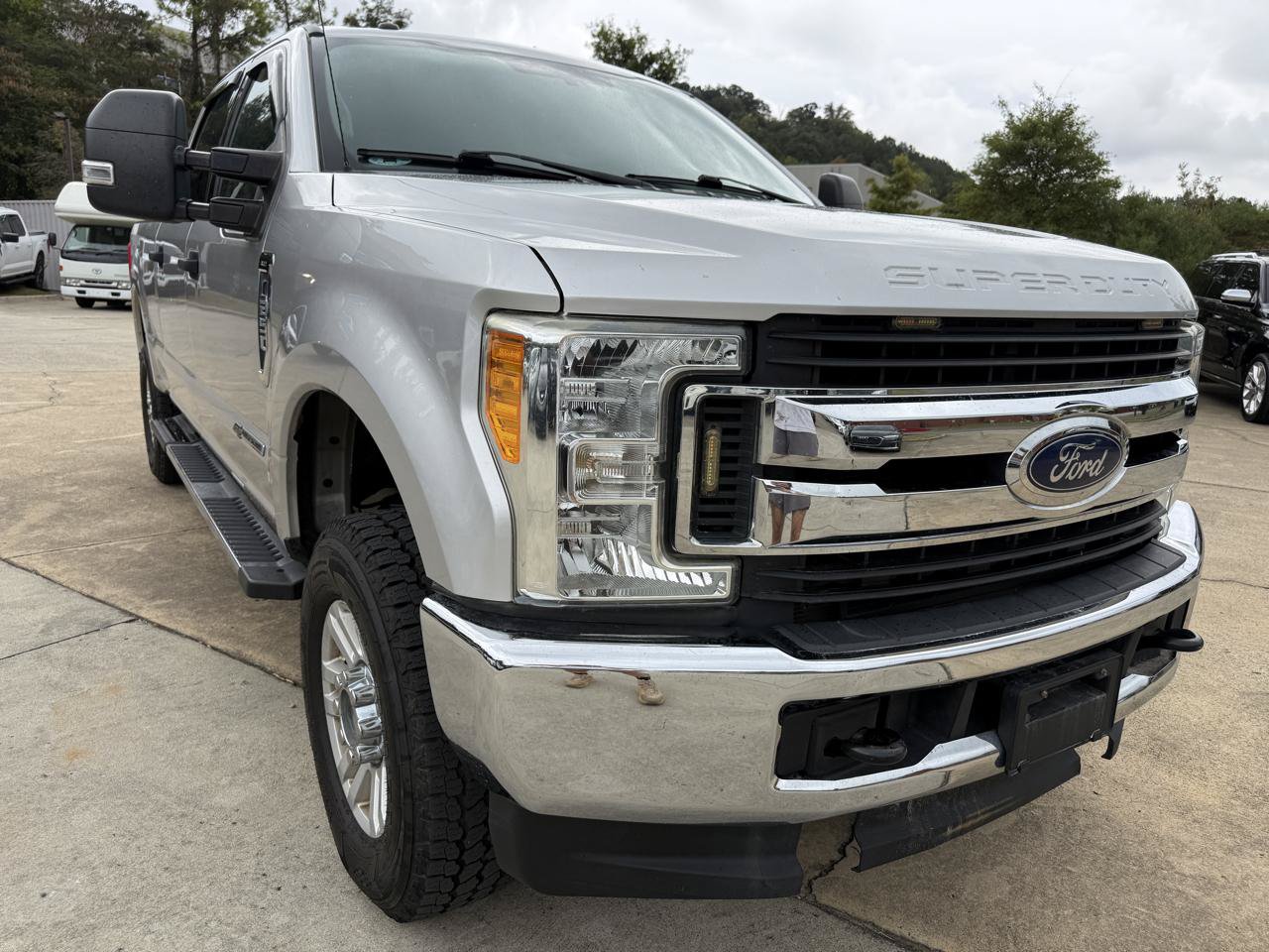 Used 2017 Ford F250 XLT w/ FX4 Off-Road Package AWD/4WD image 6