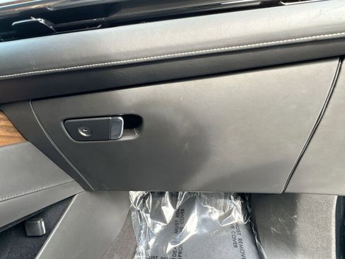 Used 2023 Cadillac Escalade ESV Premium Luxury Platinum image 36