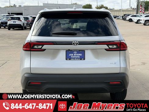 Used 2025 Toyota Grand Highlander FWD image 8