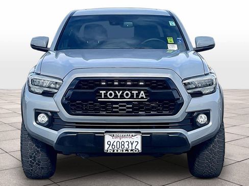 Used 2020 Toyota Tacoma TRD Off-Road w/ TRD Premium Off Road Package image 3