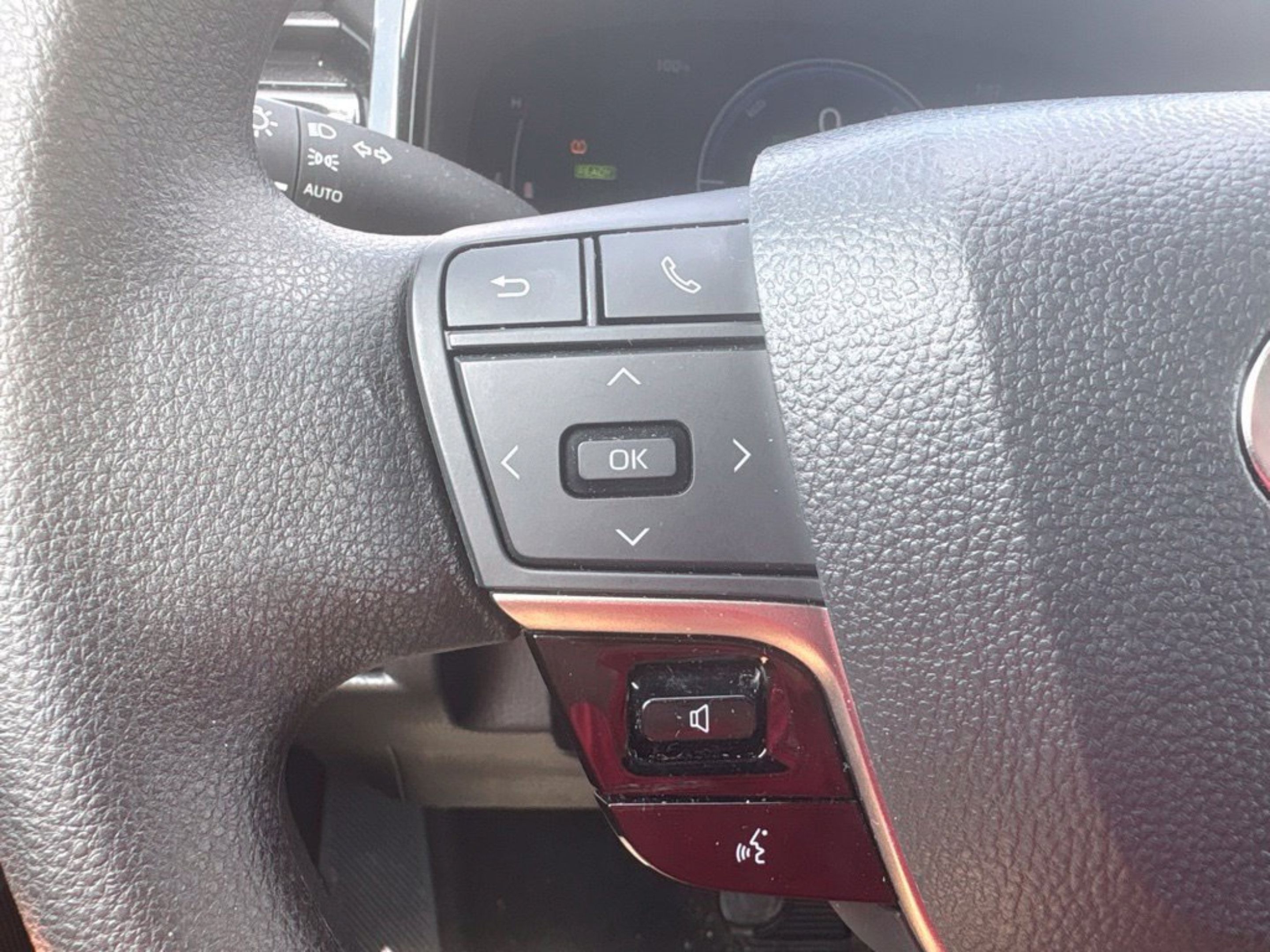 Used 2025 Toyota Camry LE FWD image 12