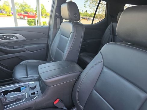 Used 2022 Chevrolet Traverse LT w/ LT Premium Package FWD image 10