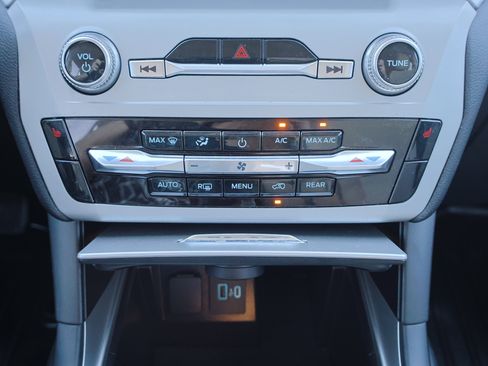 Certified 2023 Ford Explorer XLT image 31