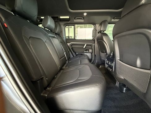 Certified 2024 Land Rover Defender 110 X-Dynamic SE image 28