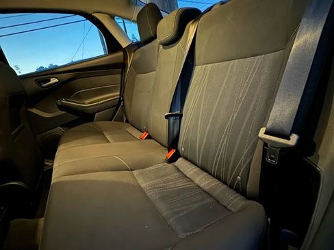 Used 2015 Ford Focus SE image 12