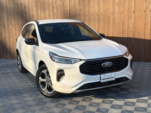 Used 2024 Ford Escape ST-Line w/ Equipment Group 301A image 9