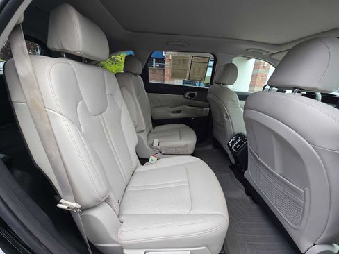 Used 2022 Kia Sorento SX Prestige w/ Panoramic Sunroof Package AWD/4WD image 12