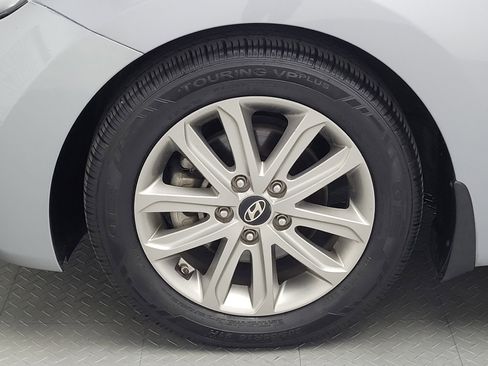 Used 2015 Hyundai Elantra SE w/ Option Group 02 FWD image 31