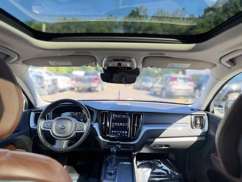 Used 2018 Volvo XC60 T6 Momentum w/ Advanced Package AWD/4WD image 14