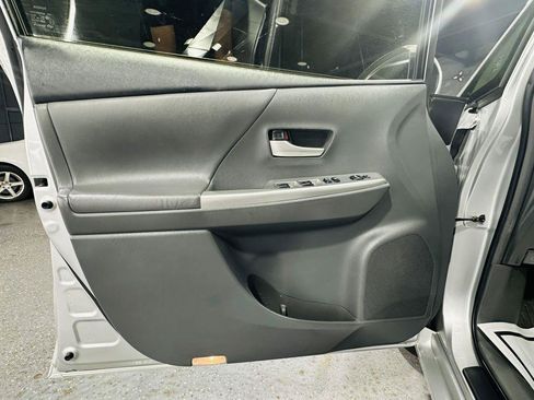 Used 2012 Toyota Prius V Five FWD image 13
